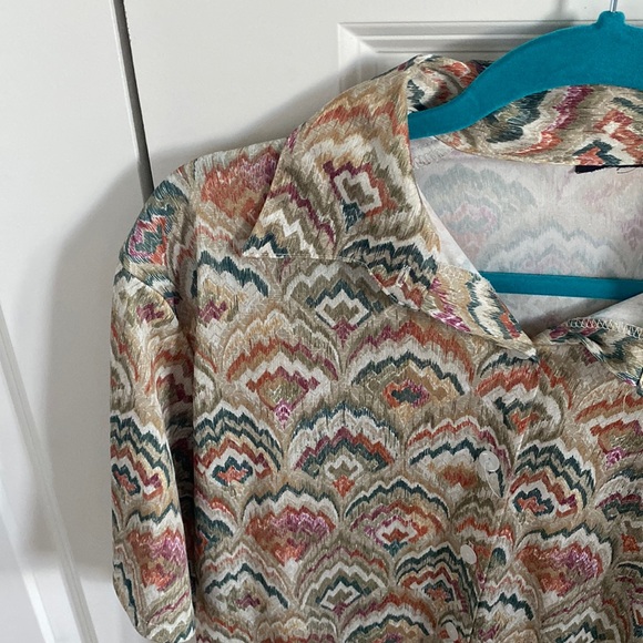 button down - Picture 3 of 6